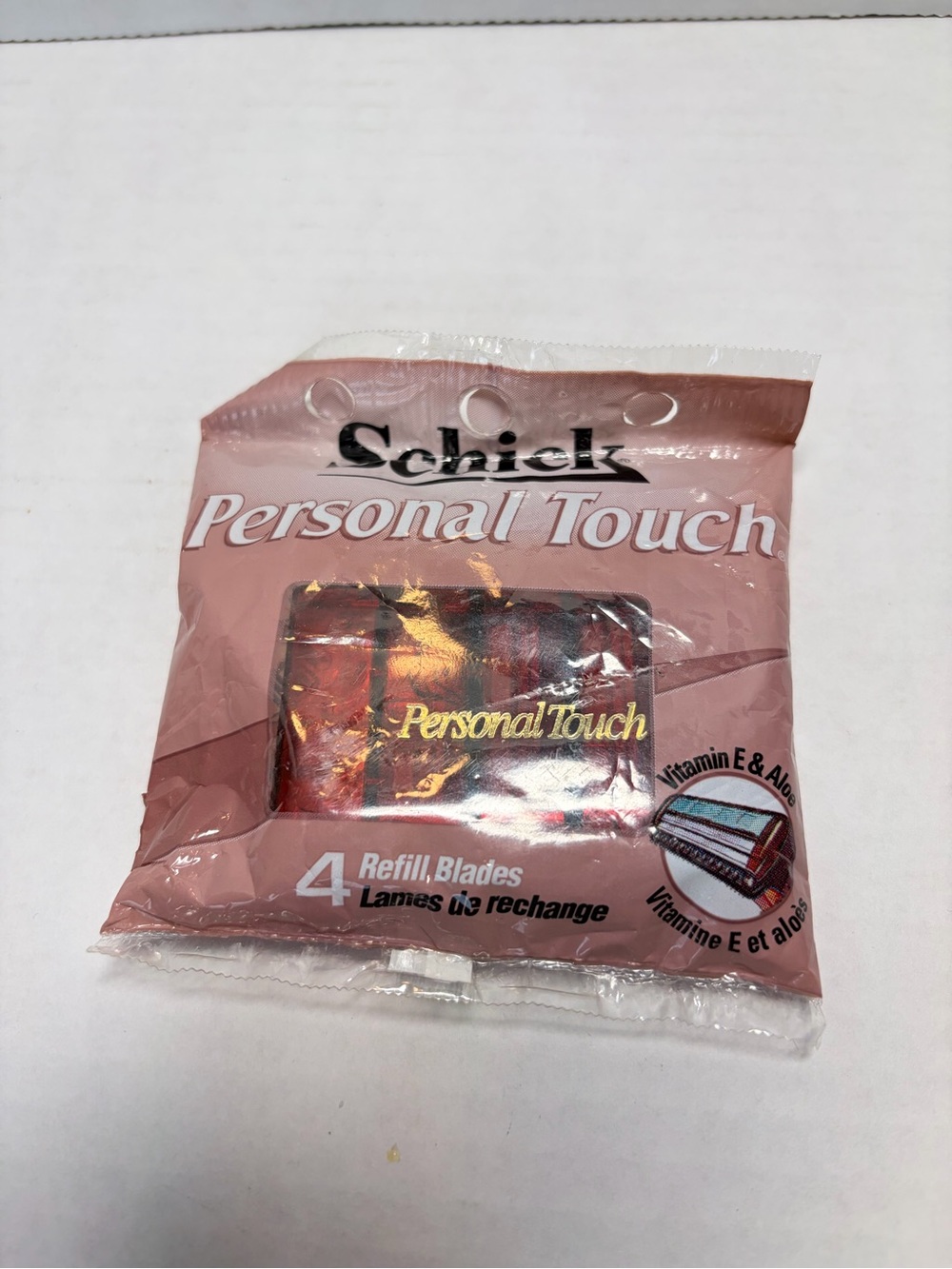 New Schick Personal Touch Razor 4 Refill Blade Aloe Moisturizing Strip Vitamin E